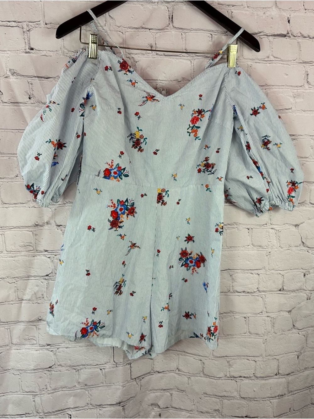 love J Light Blue Floral Cold-Shoulder Romper shorts women L boho floral beach